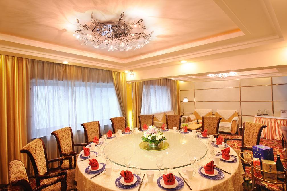 Urumqi Jingu Hotel エクステリア 写真
