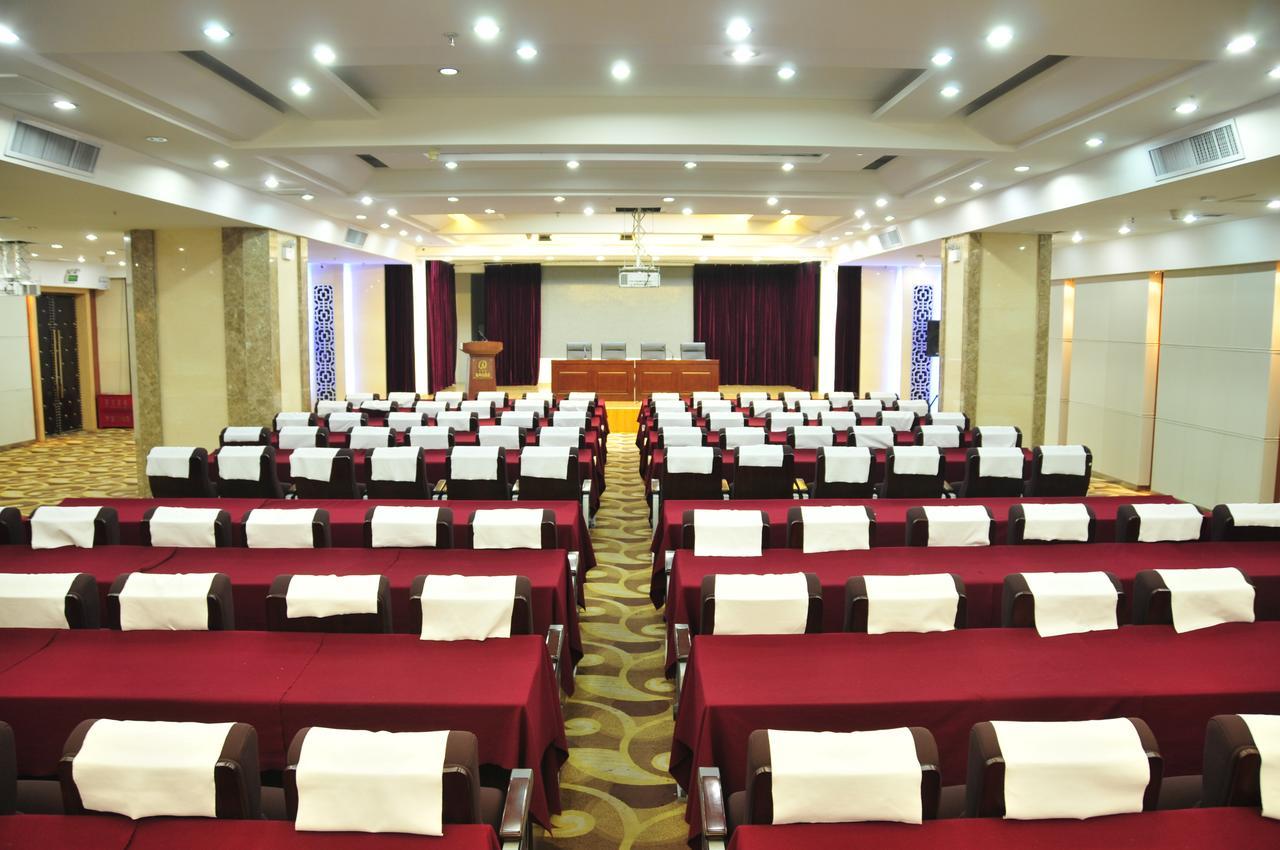 Urumqi Jingu Hotel エクステリア 写真