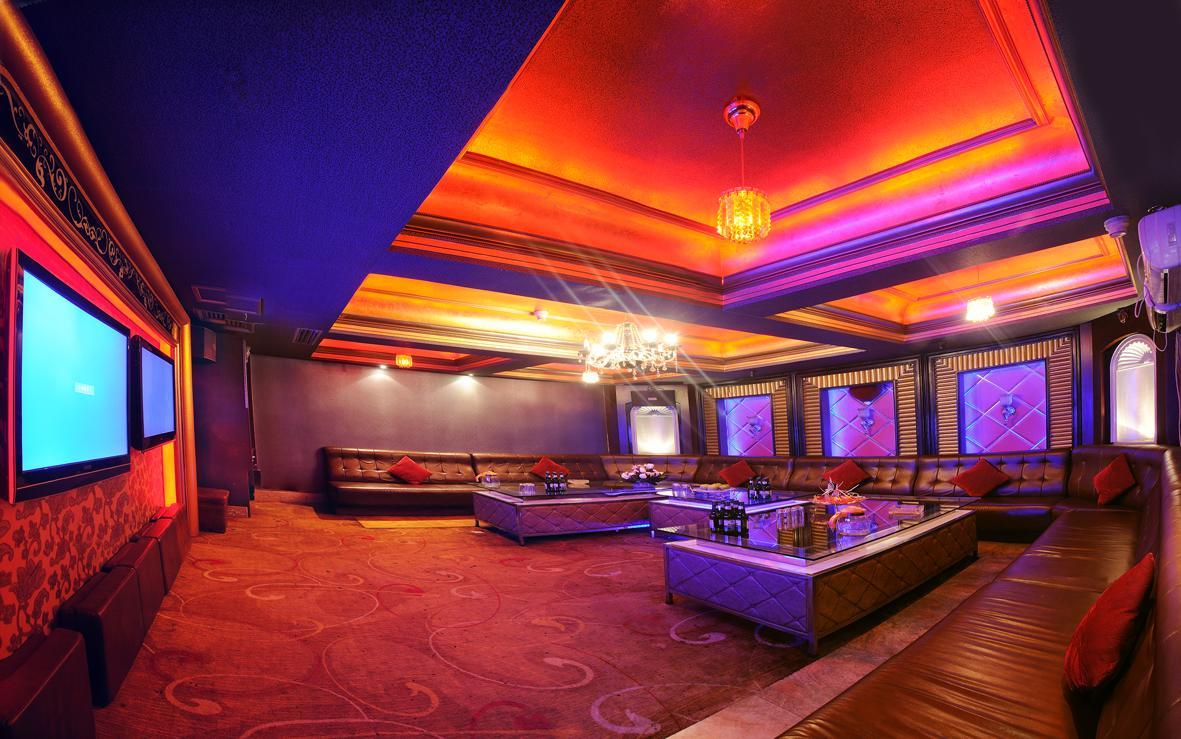 Urumqi Jingu Hotel エクステリア 写真