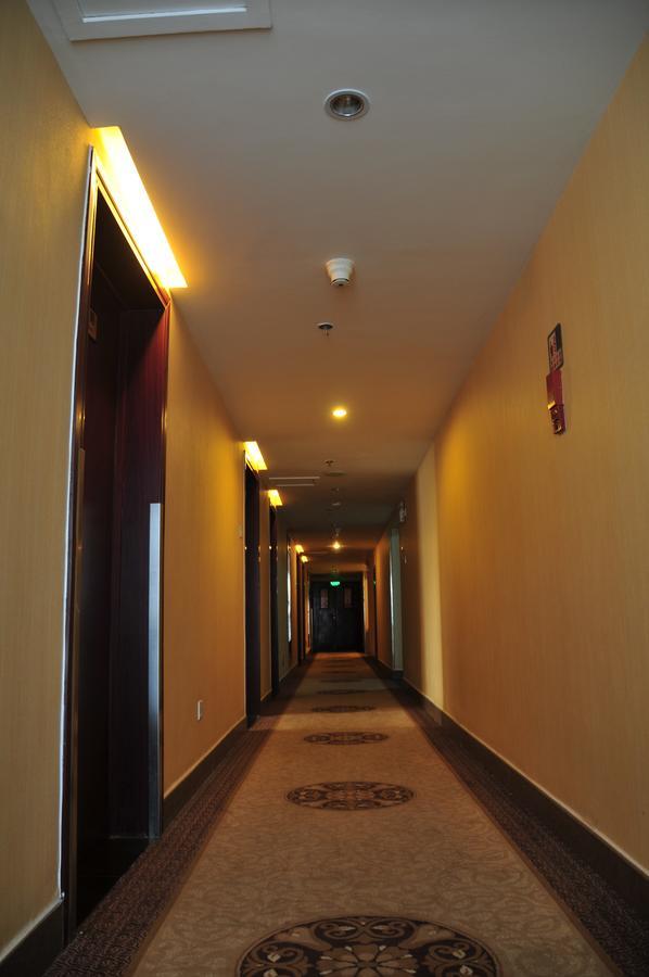 Urumqi Jingu Hotel エクステリア 写真